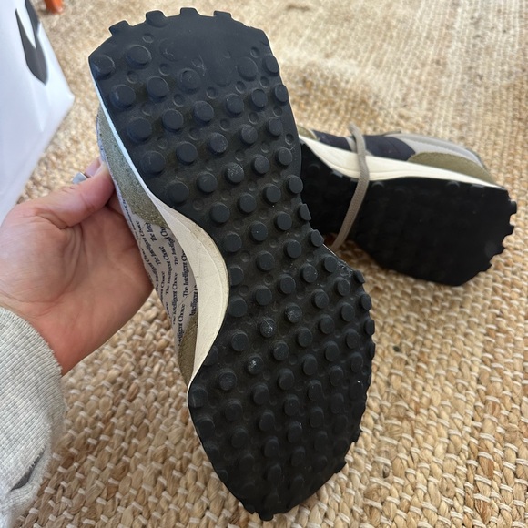 New Balance 327 - Picture 3 of 5